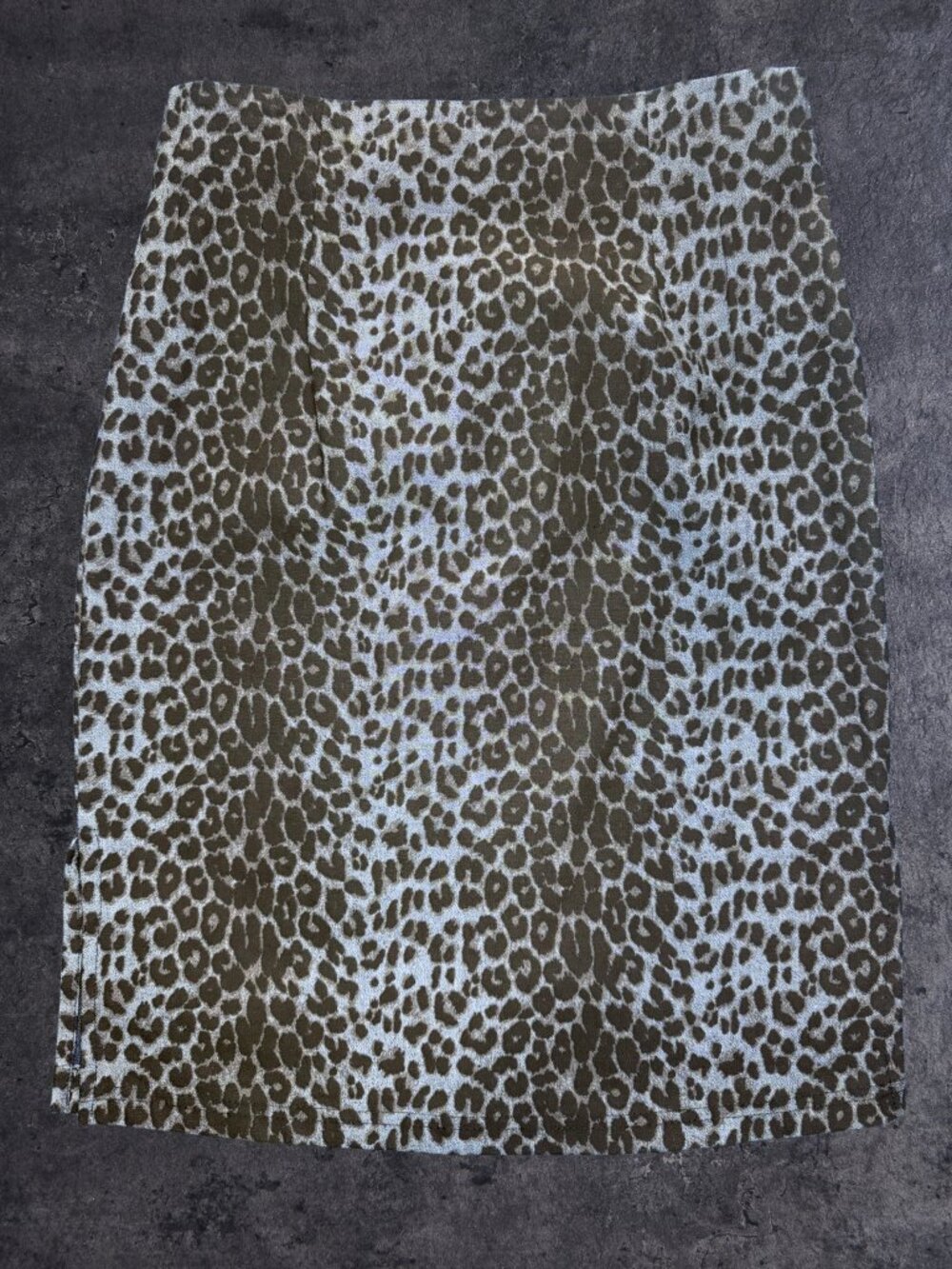 Vintage Beware Size Medium Blue Denim Leopard Print Skirt (1278)